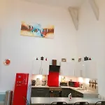 Superbe Type Loft En Duplex Rue Buat 公寓 *