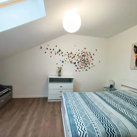 Lejlighed Superbe Type Loft En Duplex Rue Buat *